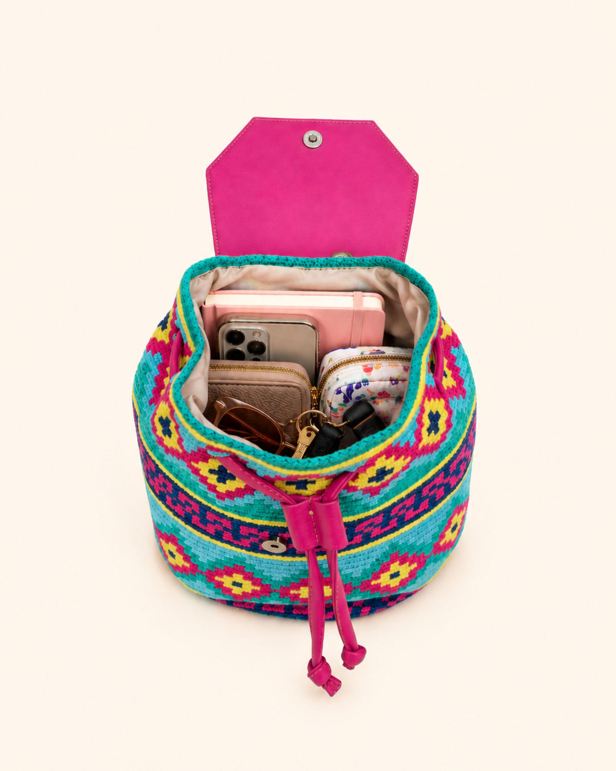 Fuchsia and turquoise Wayuu crochet geometric pattern detail