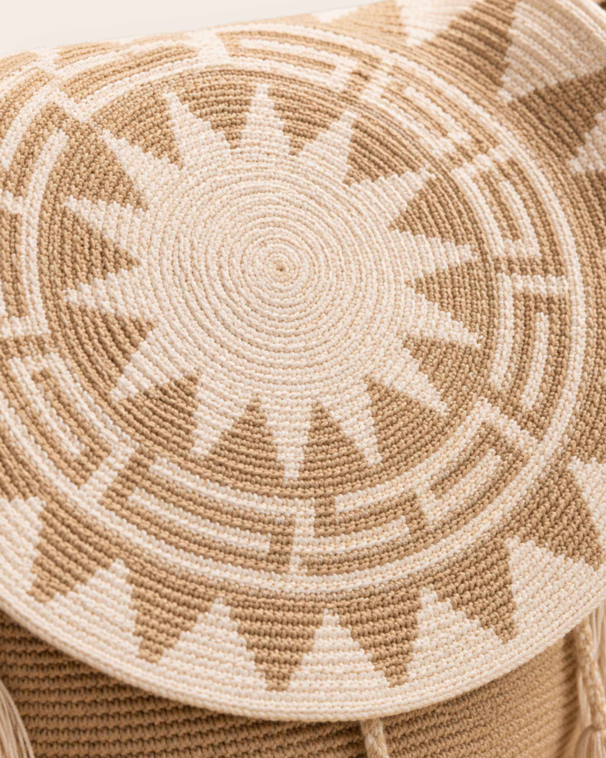 Circular geometric crochet flap detail on Sand & Ivory Wayuu artisan bag
