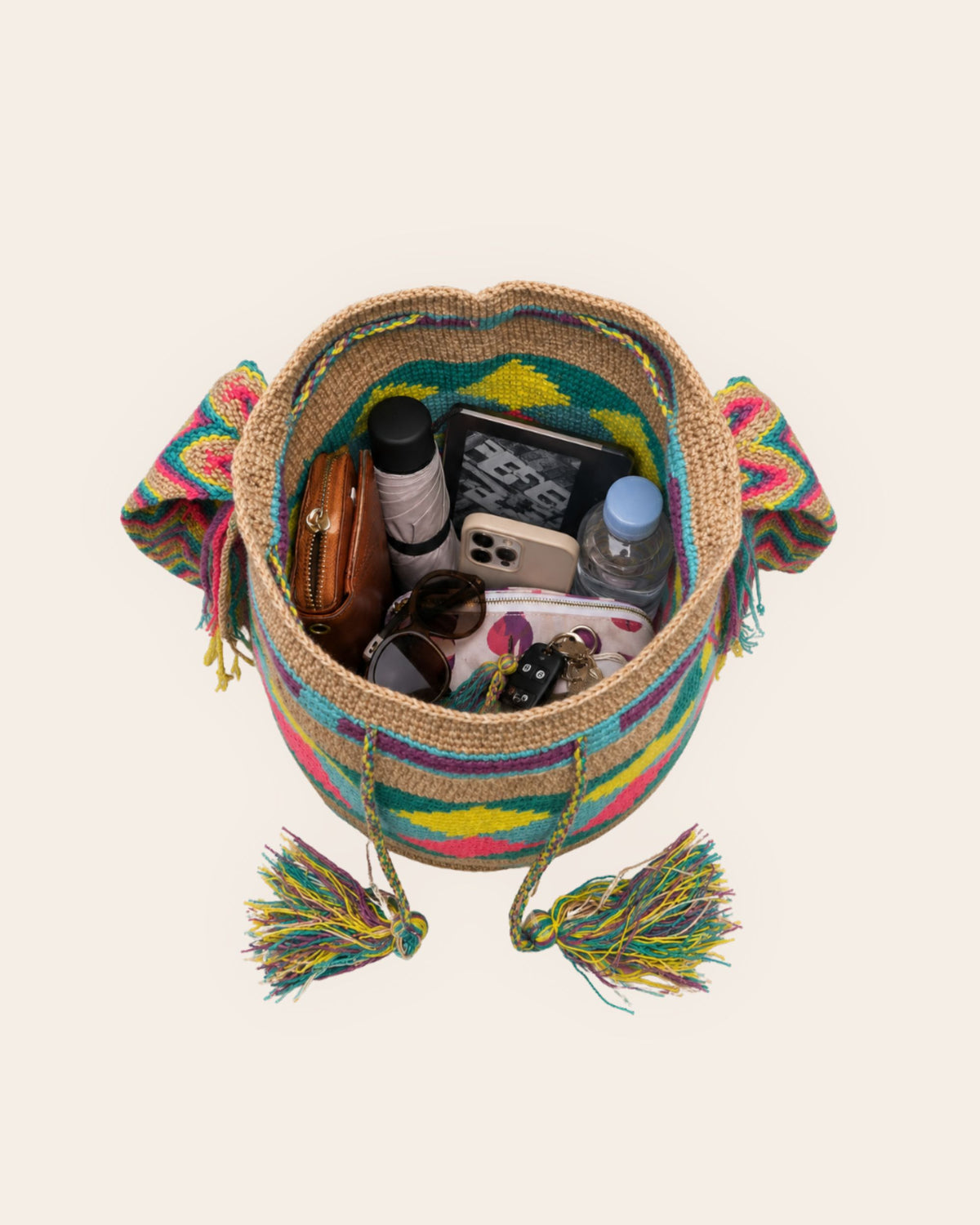 Interior capacity view of Maresa sand multicolour Wayuu crochet classic mochila