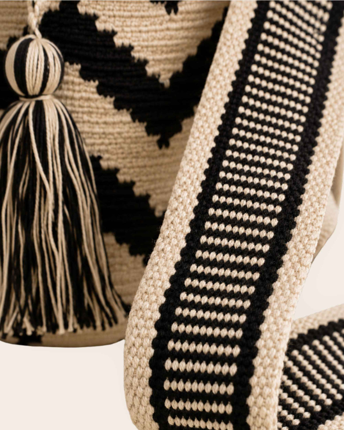 Maresa Sand & Black Chevron Pattern Wayuu Crochet Classic Mochila strap detail