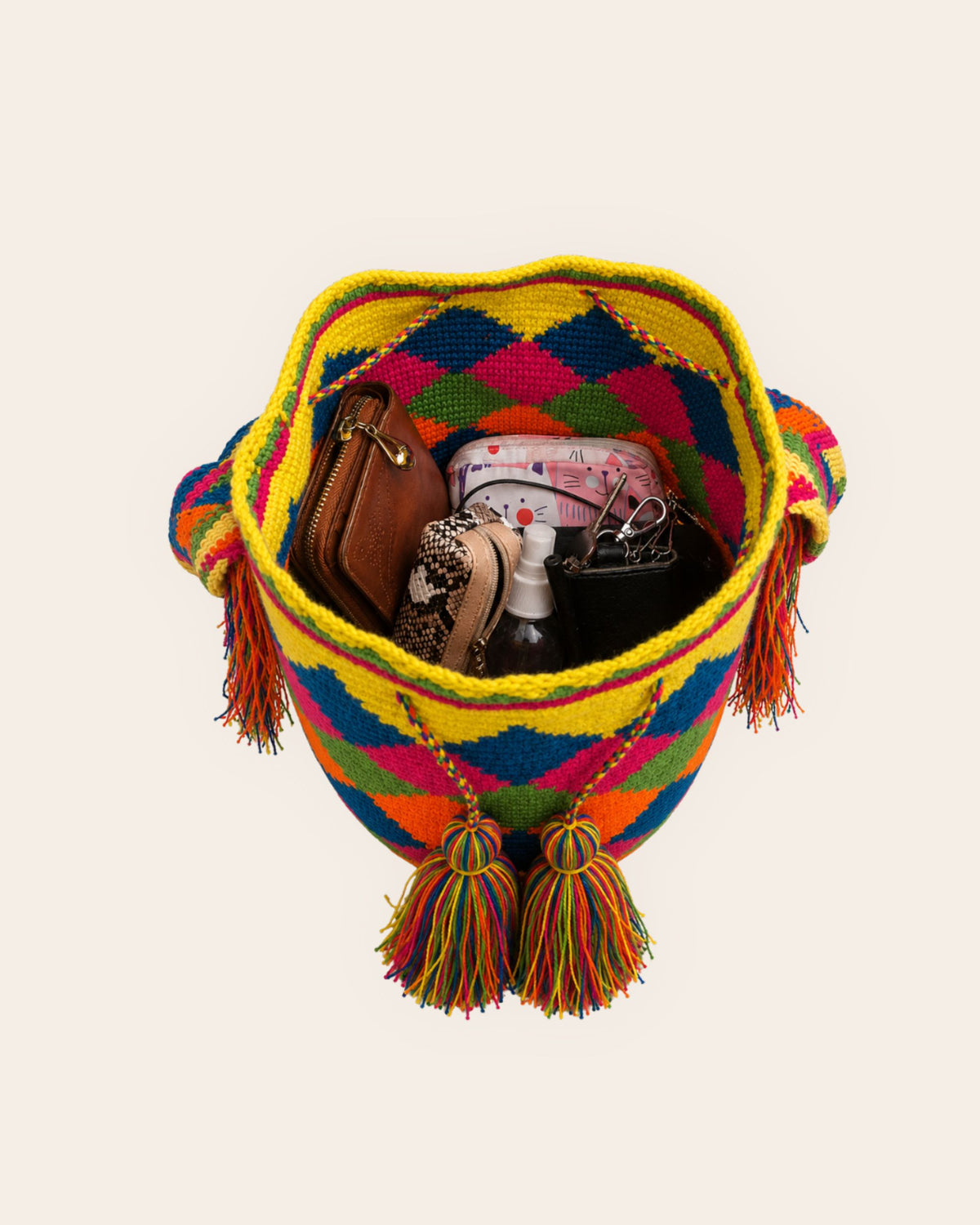 Maresa Multicolour Diamond Pattern Wayuu Crochet Classic Mochila interior capacity
