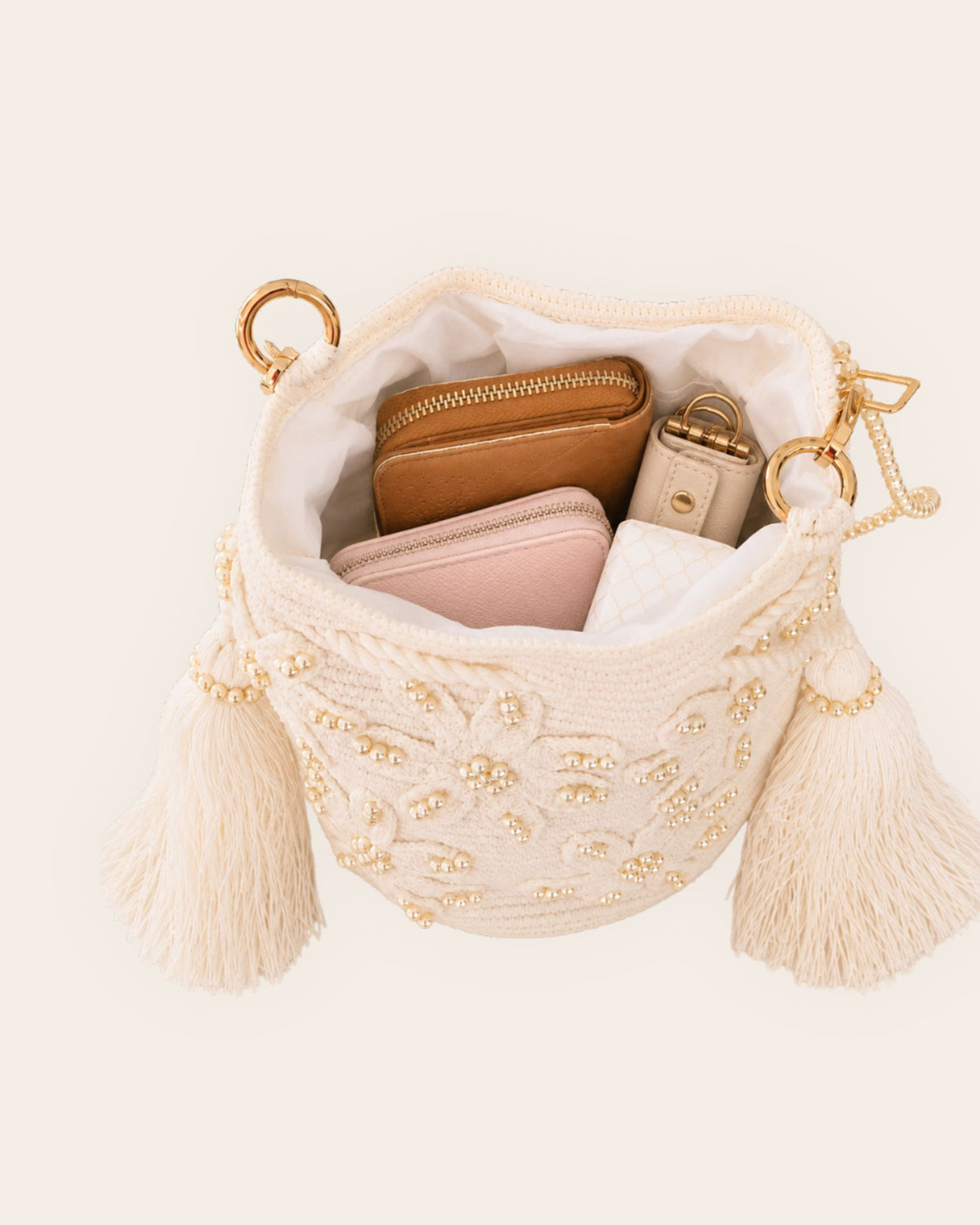 Maresa Ivory Pearl Blossom Embellished Handmade Occasion Bag interior capacity 