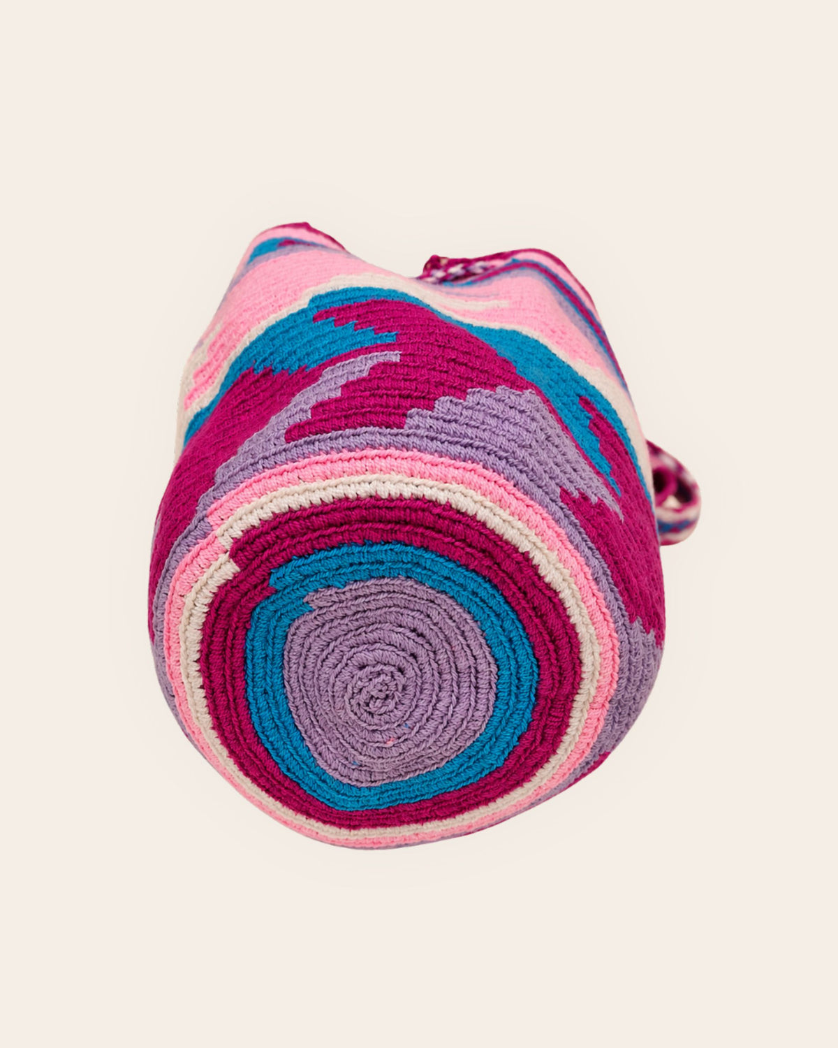 Circular handmade crochet base of the Maresa Orchid Lagoon Wayuu Crochet Mochila.