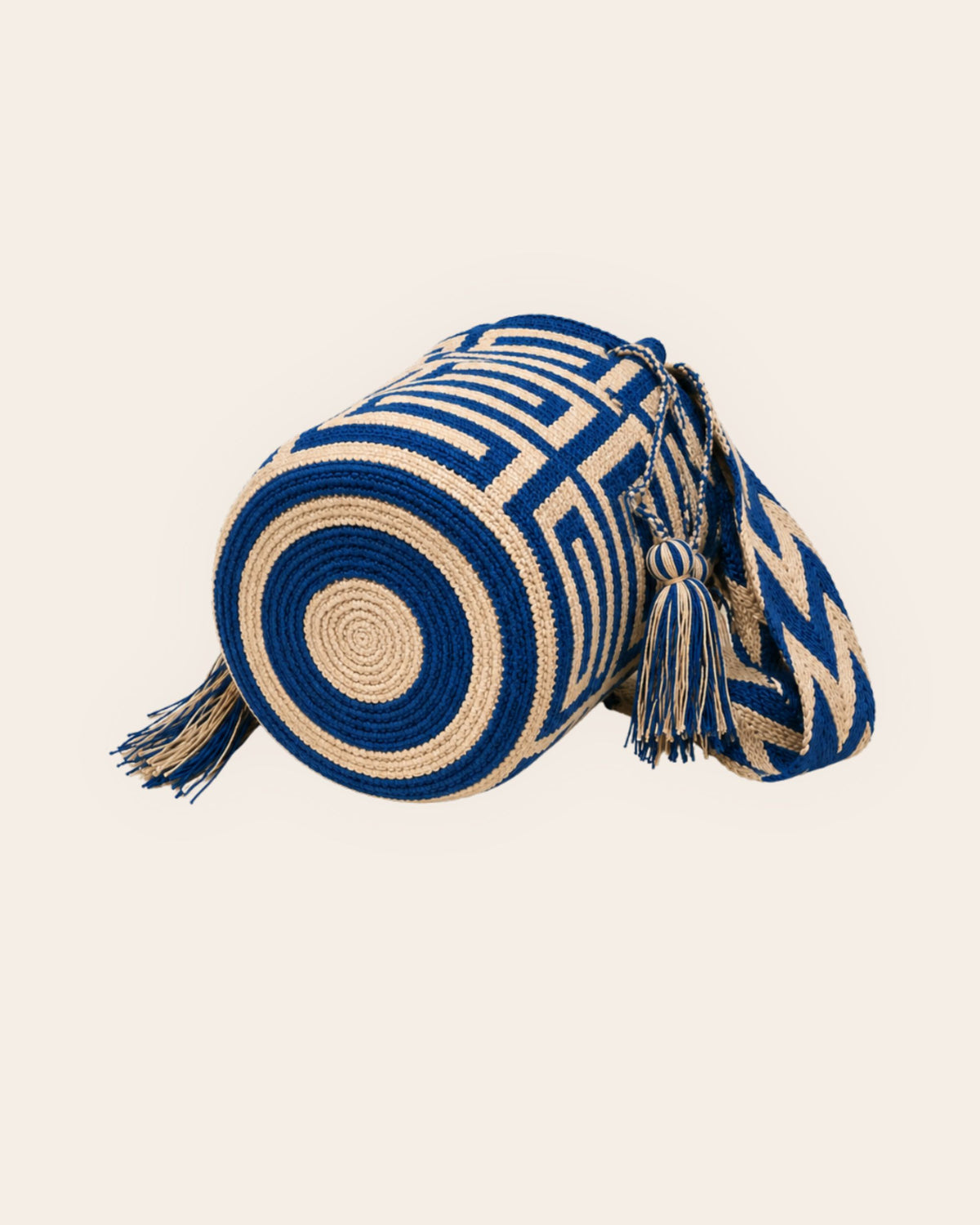 Maresa Blue & Sand Maze Pattern Wayuu Crochet Classic Mochila circular base