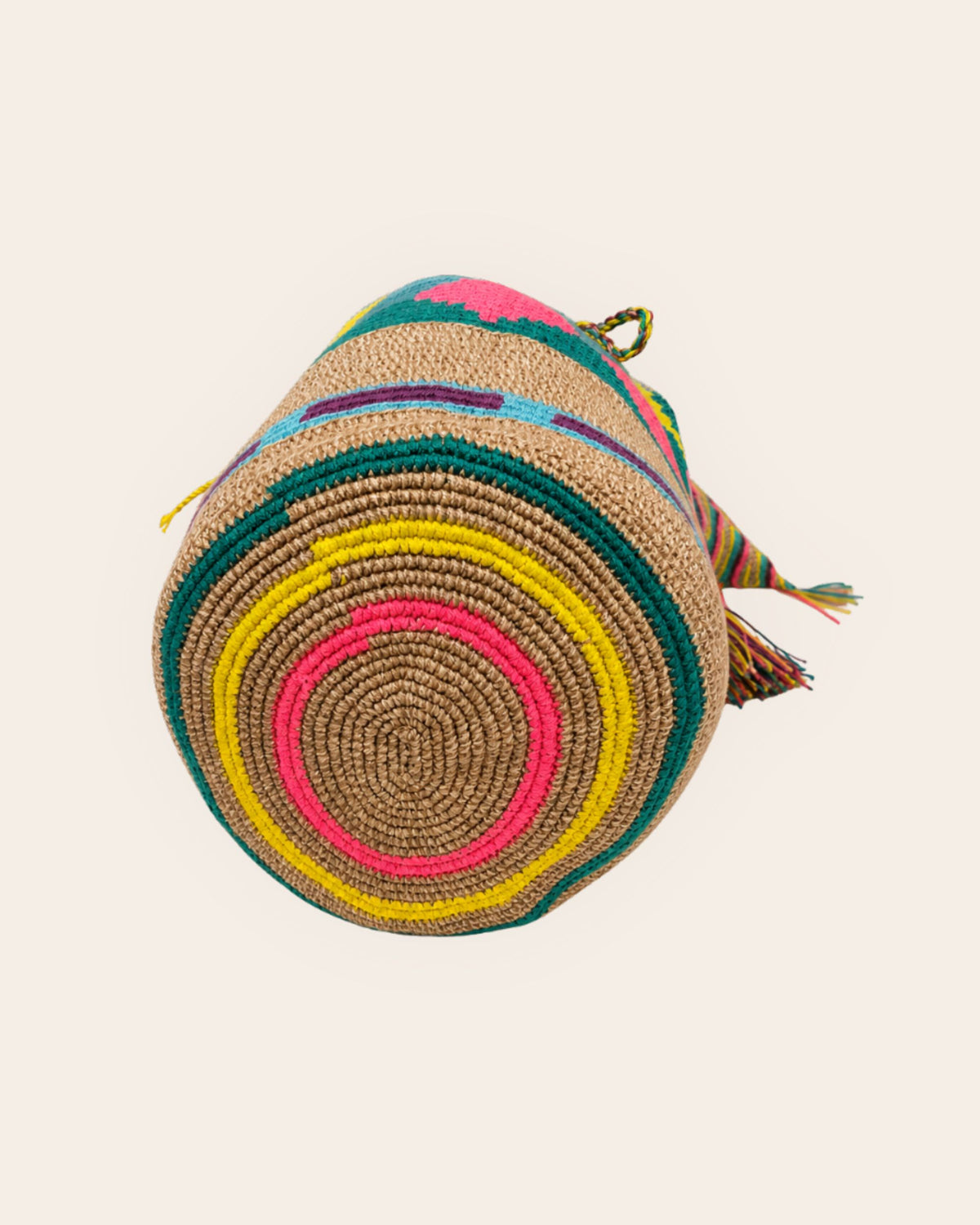 Circular handmade crochet base of Maresa sand multicolour Wayuu classic mochila 