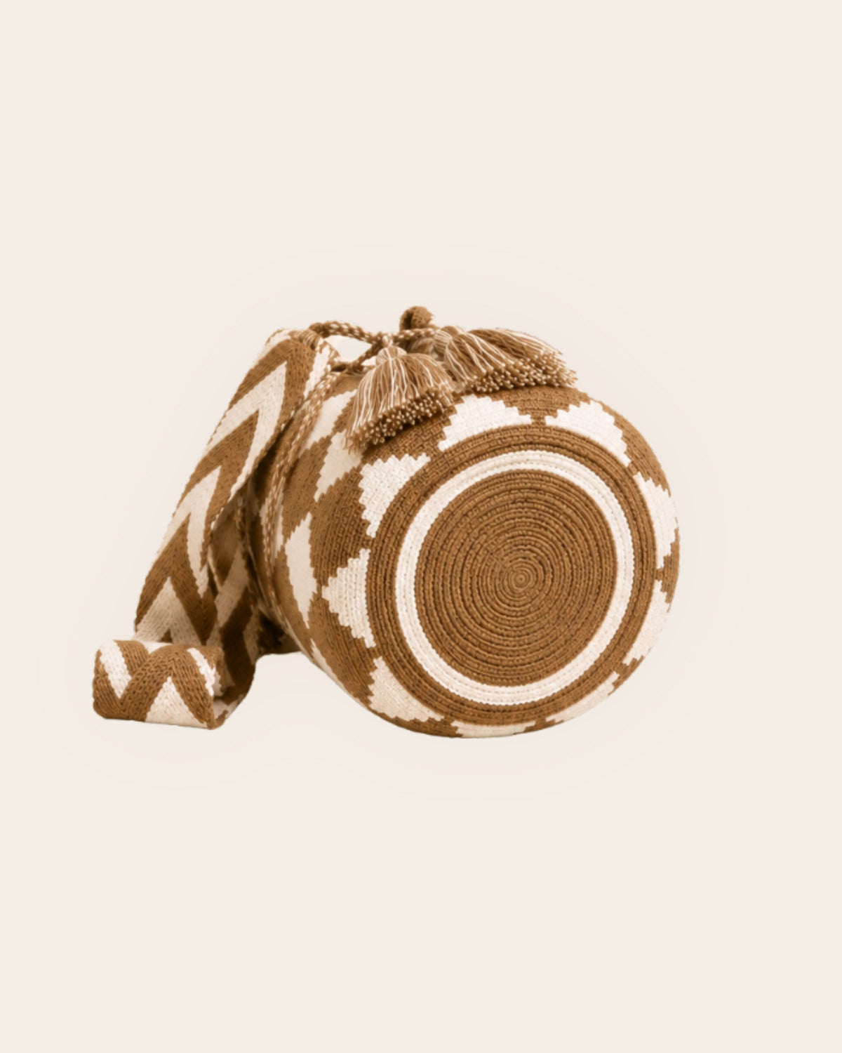 Maresa Camel & Ivory Diamond Pattern Wayuu Crochet Classic Mochila circular base